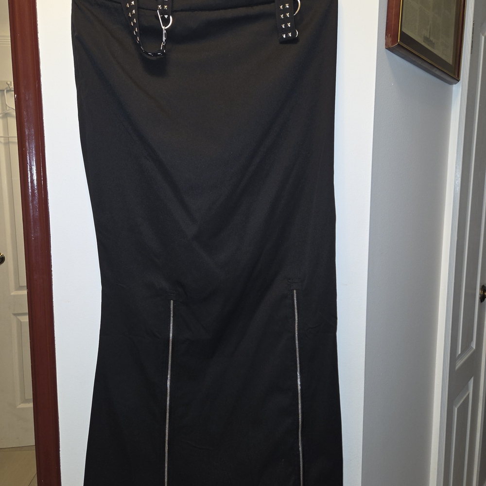 ​🖤 Edgy Gothic Punk Midi Skirt with Studded Suspenders - Picture 3 of 5